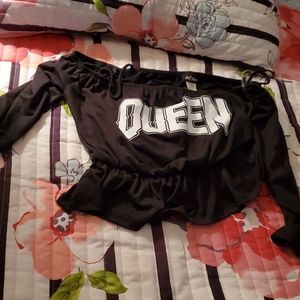 Fashion magazine queen top